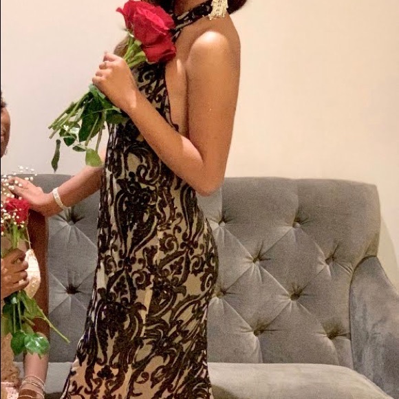 LACE MERMAID DRESS - Picture 2 of 7